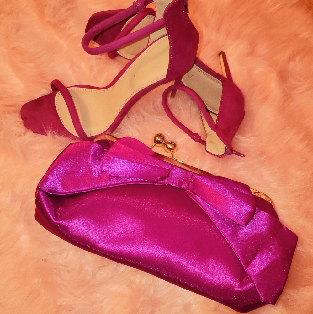 Heel and purse/clutch bundle